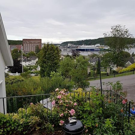 Lys Og Lettstelt Leilighet Med Utsikt Over Byen Lägenhet Sandefjord Exteriör bild