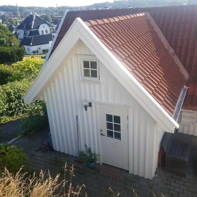 Lys Og Lettstelt Leilighet Med Utsikt Over Byen Lägenhet Sandefjord Exteriör bild